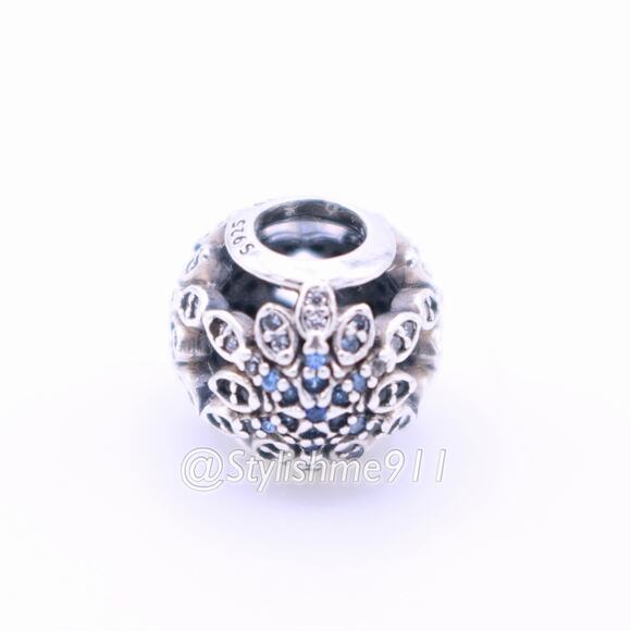 Authentic PANDORA Crystalized Snowflakes Charm - 791760NBLMX - Picture 8 of 8